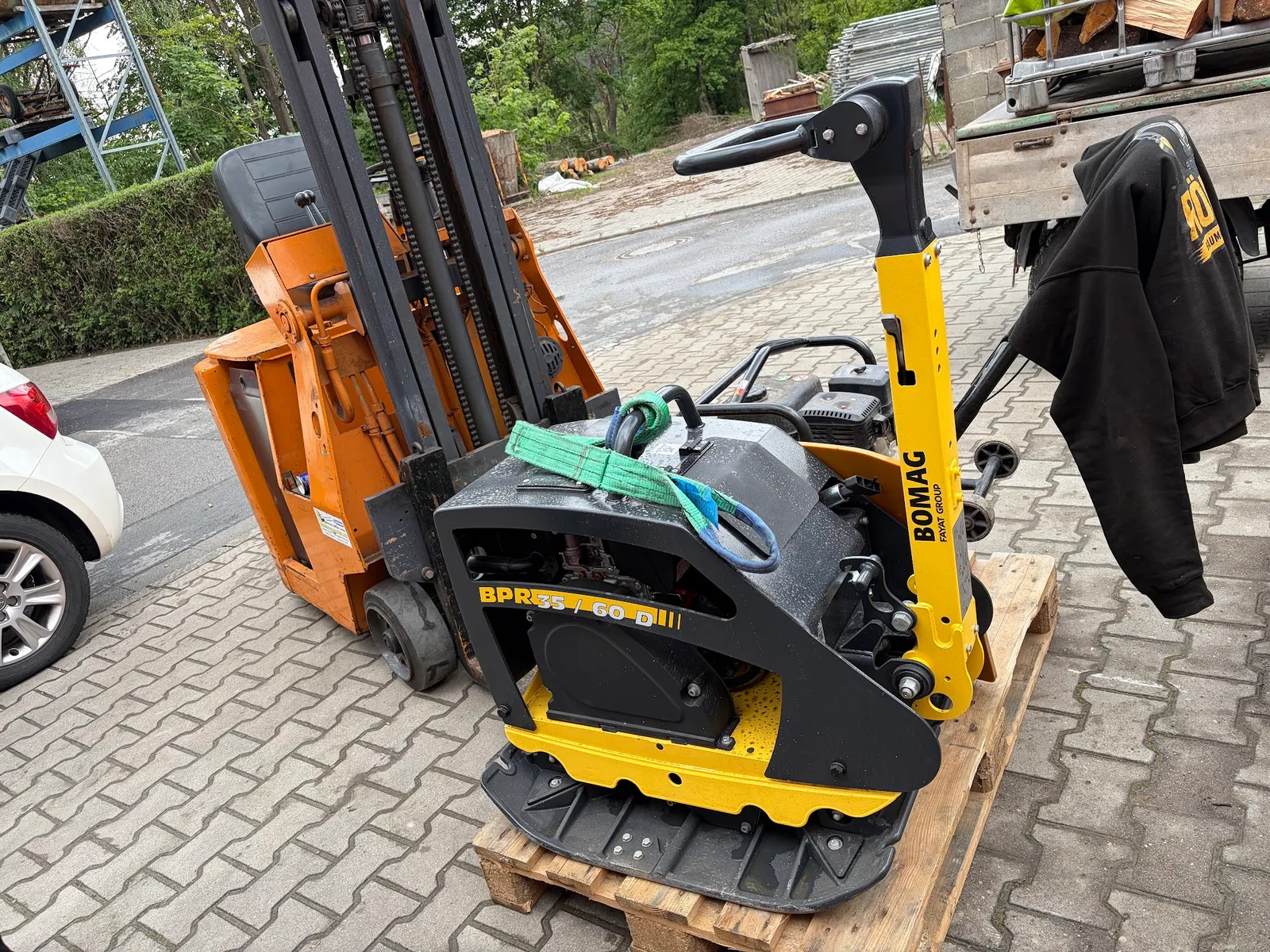 Bomag BPR 35/60 D Rüttelplatte 225kg auf Palette